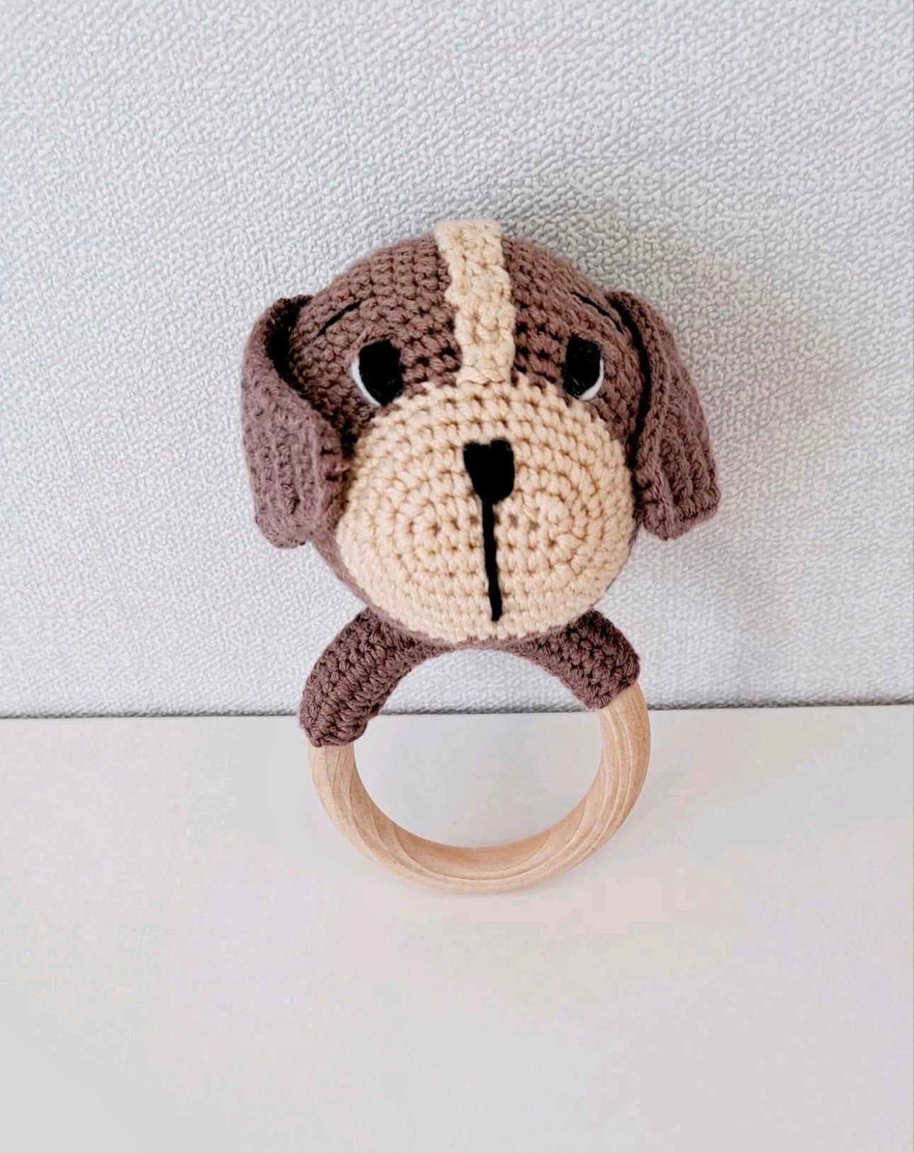 Babyrassel Hund & Katzenmotiv, personalisiert mit Gravur, Handmade