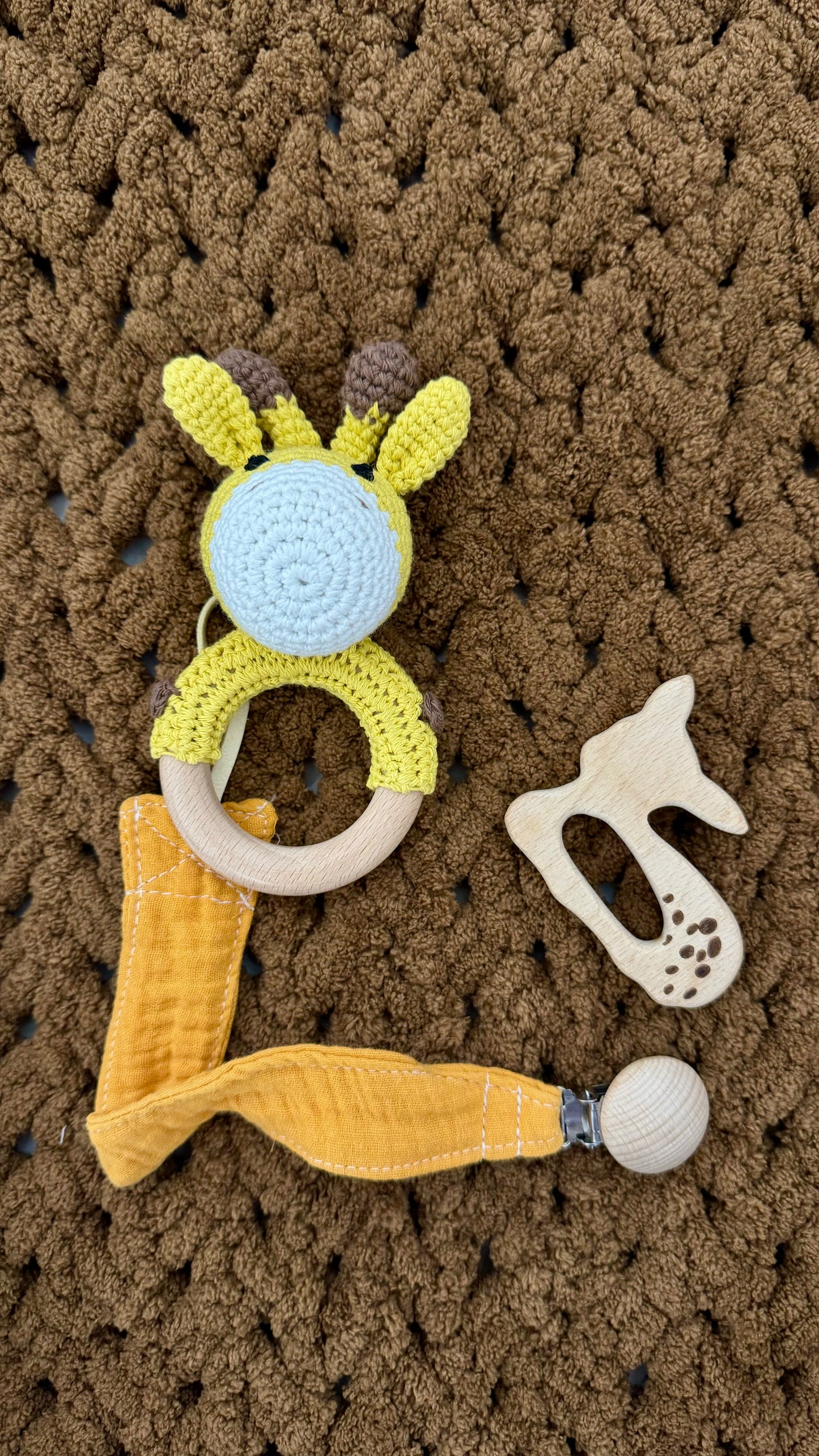 Handgemachtes Baby-Rassel-Set aus Naturholz – Individuell mit Gravur, Giraffe