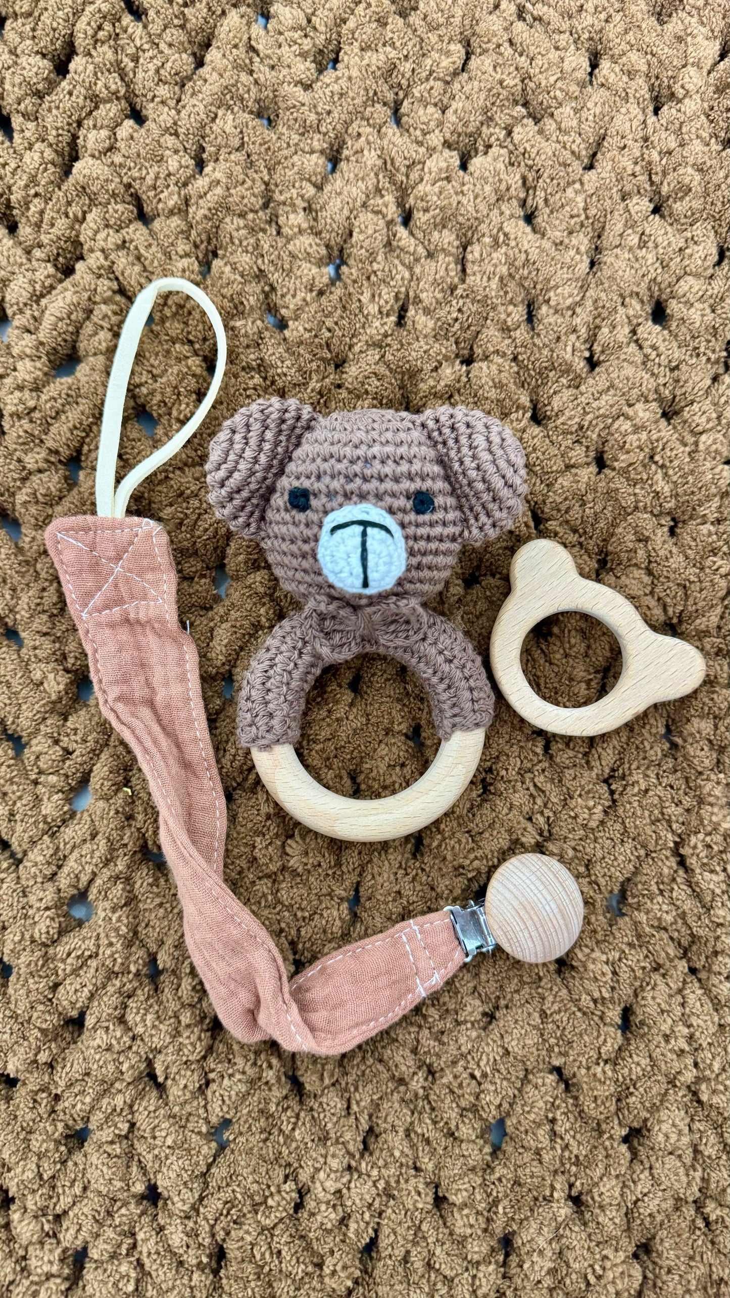 Handgemachtes Baby-Rassel-Set aus Naturholz – Individuell mit Gravur, Bär