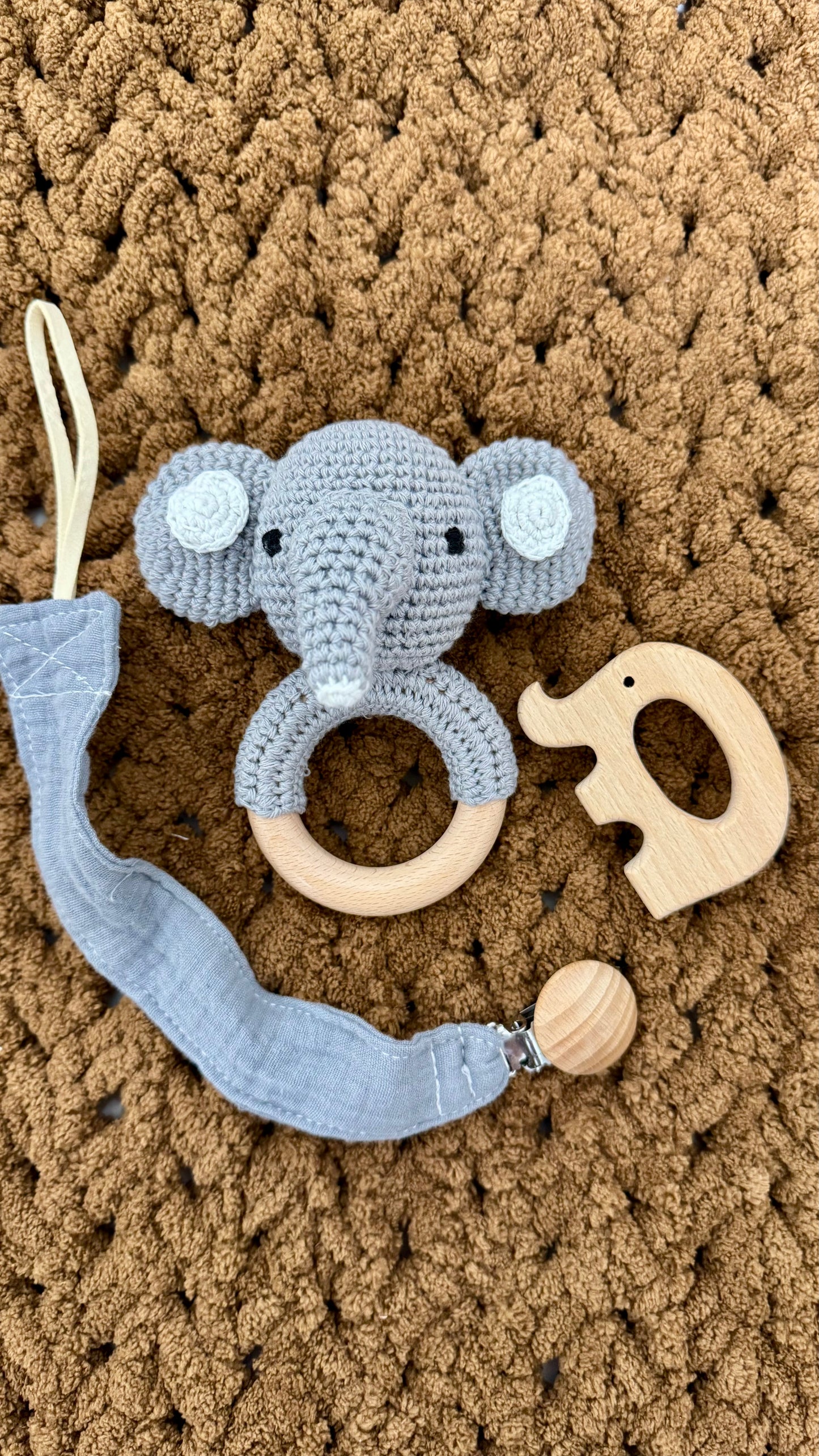 Handgemachtes Baby-Rassel-Set aus Naturholz – Individuell mit Gravur, Elefant