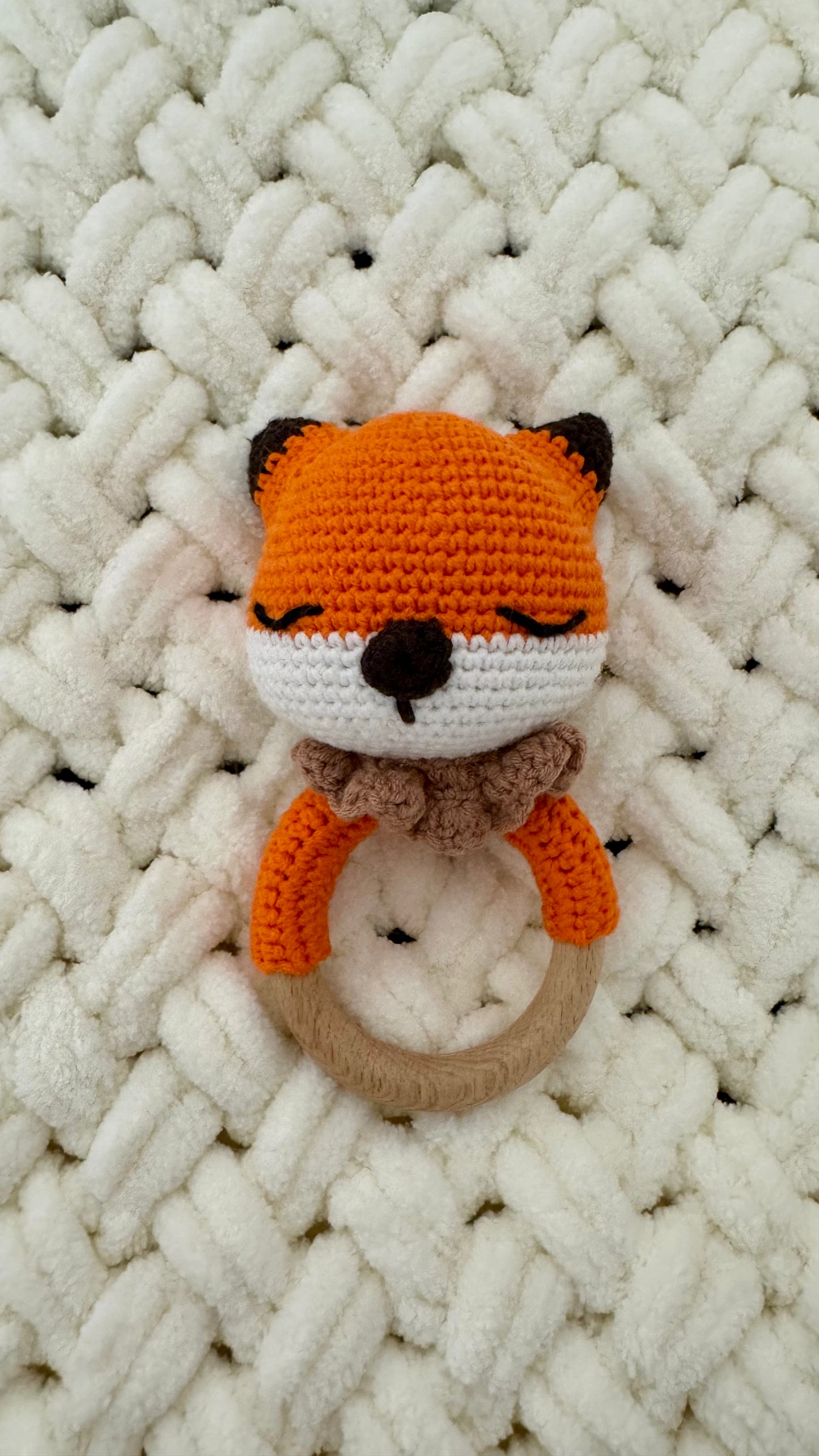 Babyrassel Tierwelt, personalisiert mit Gravur, Handmade