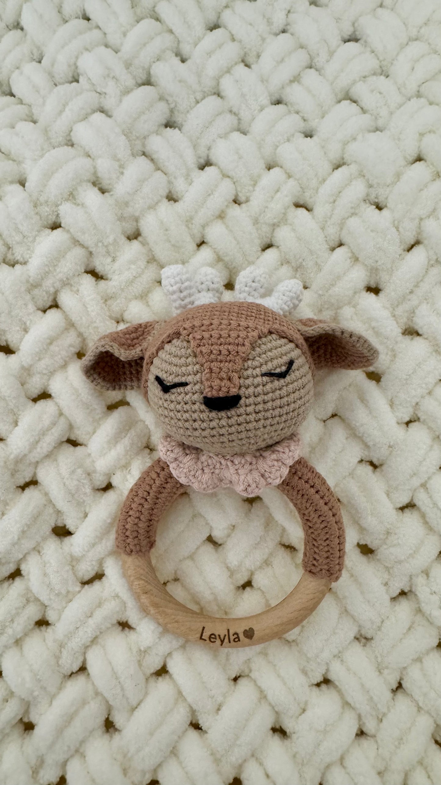 Babyrassel Tierwelt, personalisiert mit Gravur, Handmade