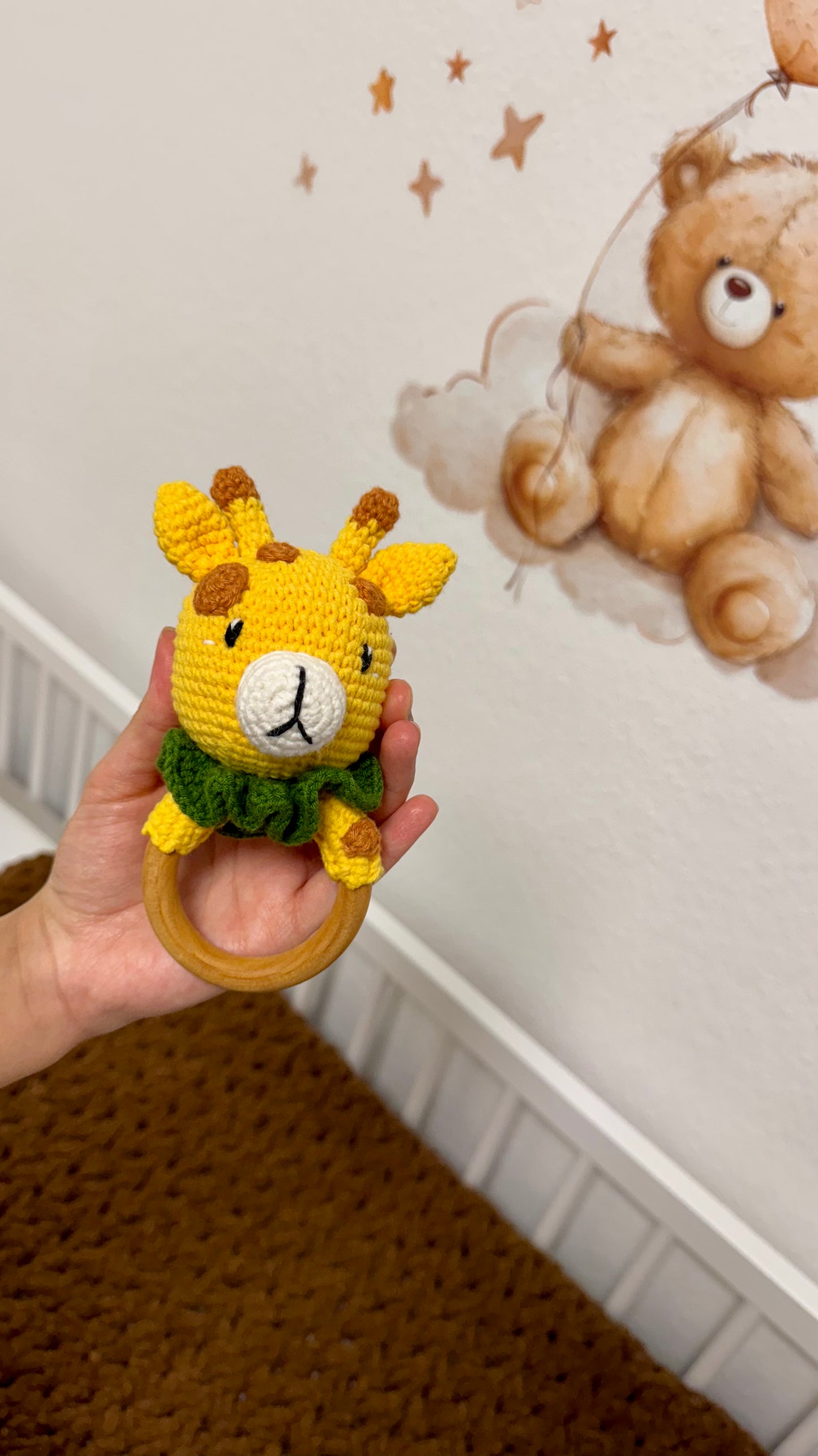 Babyrassel Tierwelt, personalisiert mit Gravur, Handmade