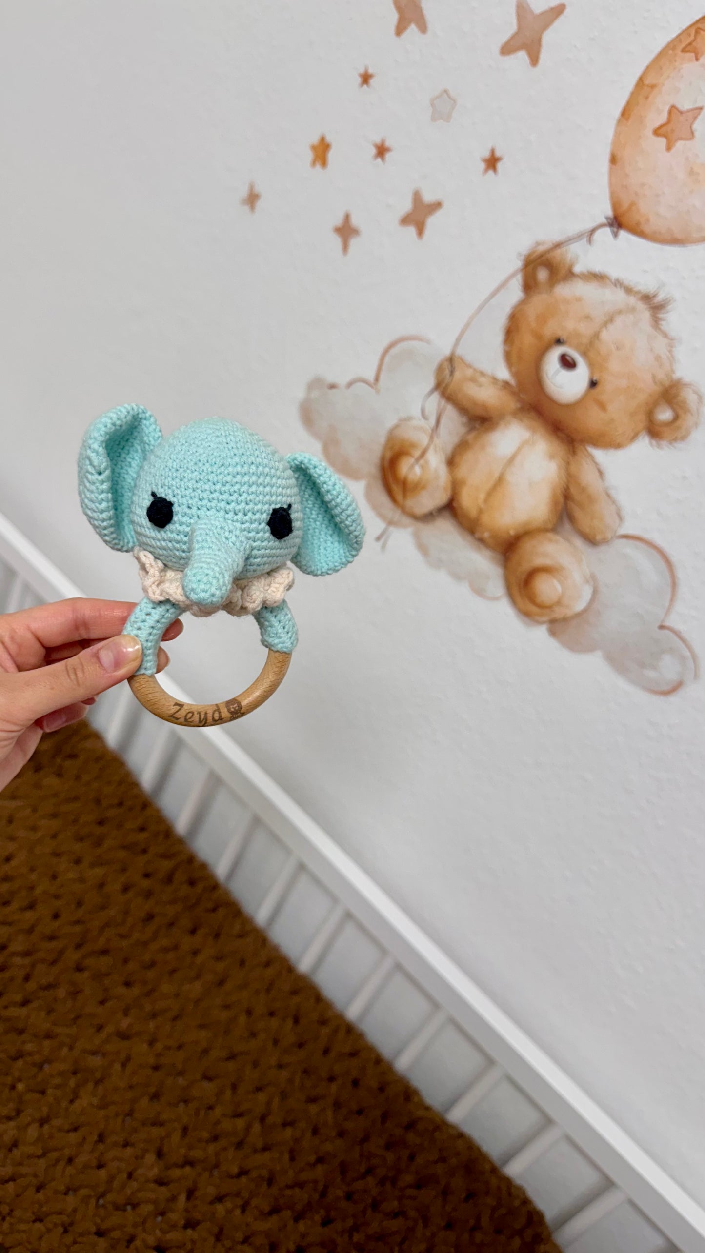 Babyrassel Tierwelt, personalisiert mit Gravur, Handmade
