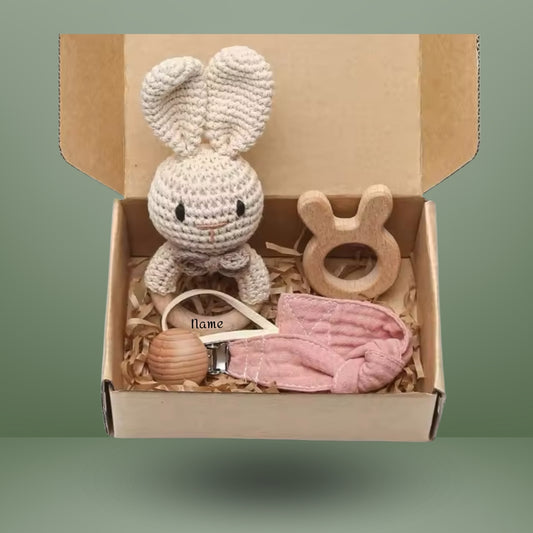 Handgemachtes Baby-Rassel-Set aus Naturholz – Individuell mit Gravur, Hase