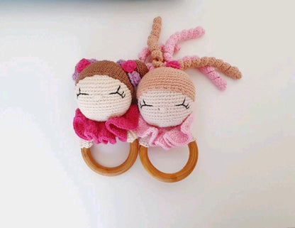 Babyrassel Mädchenmotiv personalisiert mit Gravur, Handmade