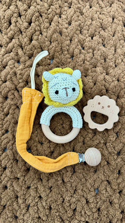 Handgemachtes Baby-Rassel-Set aus Naturholz – Individuell mit Gravur, Löwe