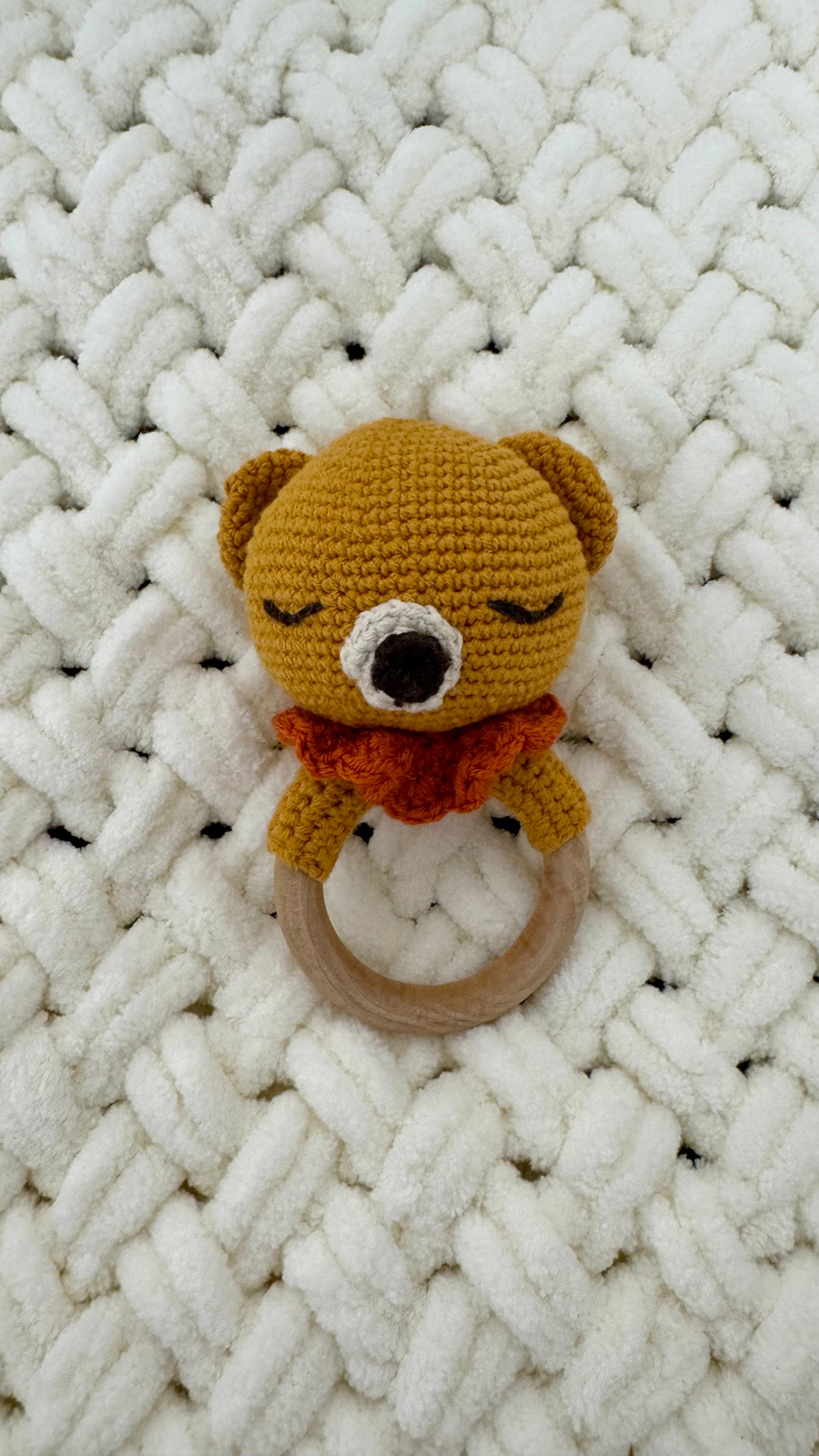 Babyrassel Tierwelt, personalisiert mit Gravur, Handmade