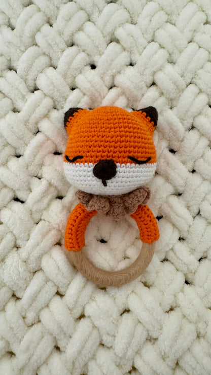 Babyrassel Tierwelt, personalisiert mit Gravur, Handmade