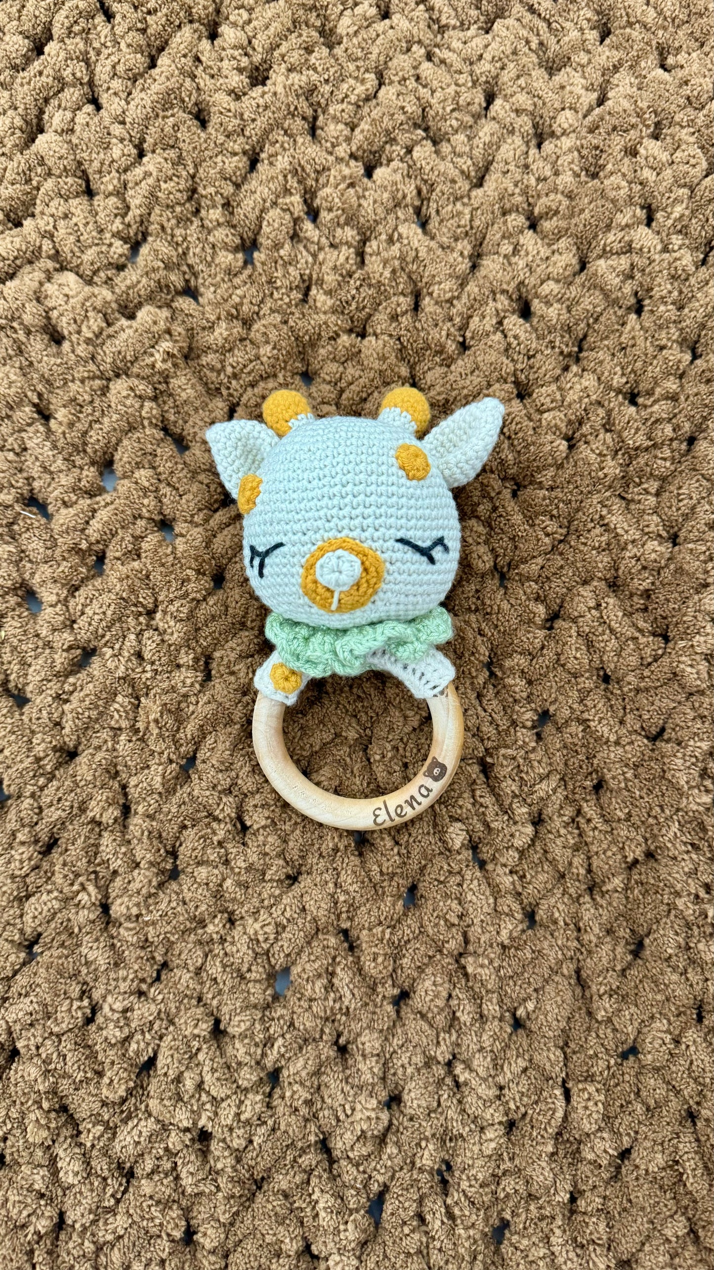 Babyrassel Tierwelt, personalisiert mit Gravur, Handmade